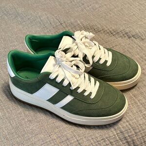 Classic Green and White Women's Platform Sneakers